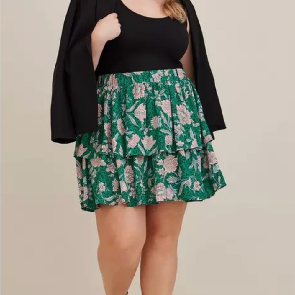 Torrid tiered Floral Green Skirt